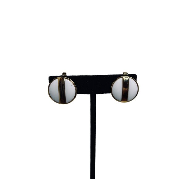 Avon Gold Tone And White Round Clip On Earrings (5234) - Picture 1 of 6